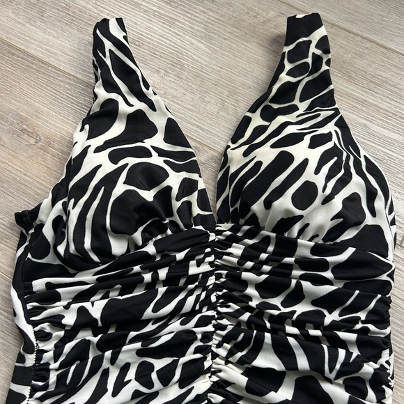 Miraclesuit Swimsuit Women's Size 8 Sonatina Animal Print Wrap Ruched Shaping‎ - Picture 4 of 16